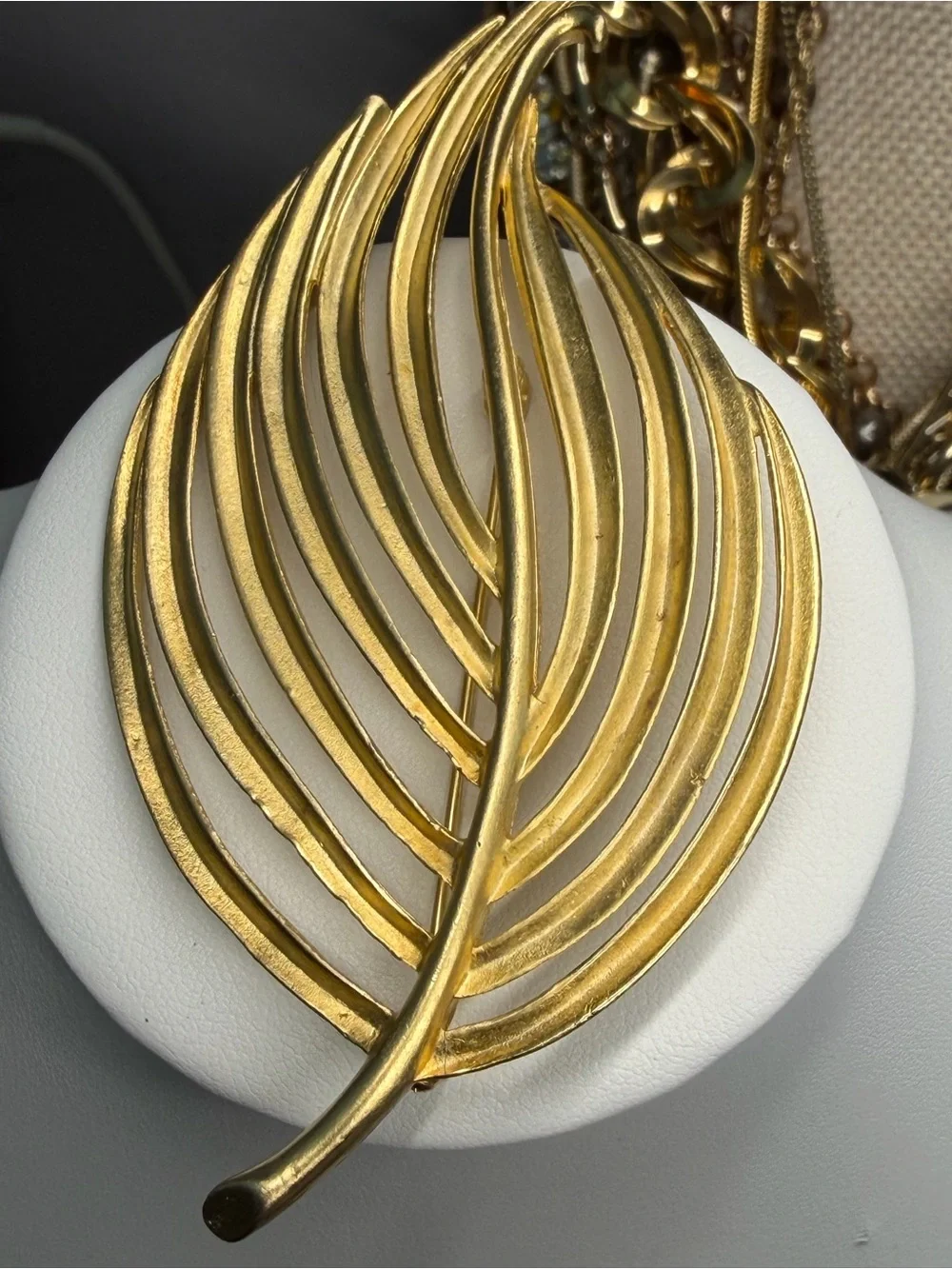 Vintage Gold Leaf Pendant Necklace - Statement Leaf Design